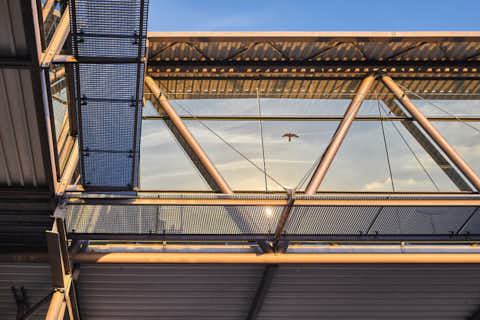 Gemeinde Mühldorf_am_Inn Landkreis Mühldorf Bahnhof Fußgängerbrücke Detail (Dirschl Johann) Deutschland MÜ